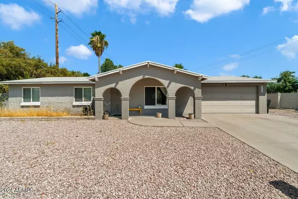 3825 W CAMINO ACEQUIA Street, Phoenix, AZ 85051