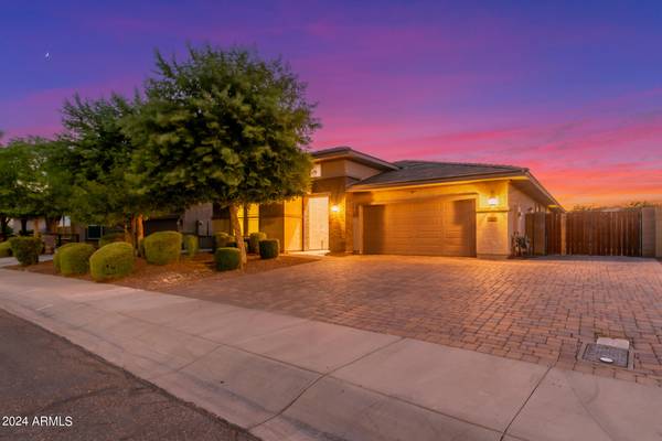 18248 W MONTECITO Avenue, Goodyear, AZ 85395