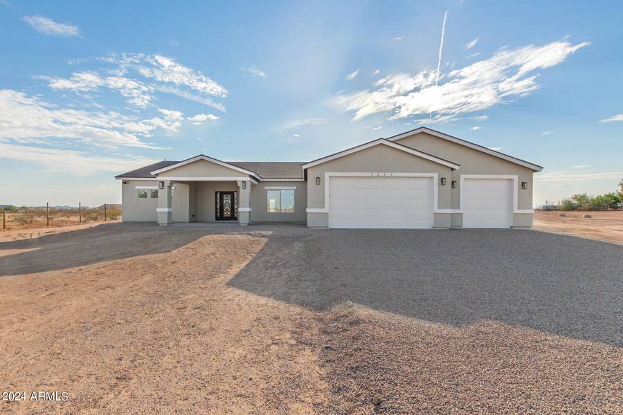 1216 N 360th Avenue, Tonopah, AZ 85354