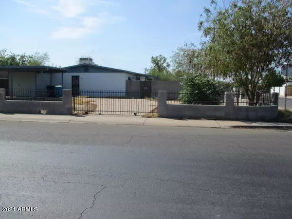 7649 W MITCHELL Drive, Phoenix, AZ 85033