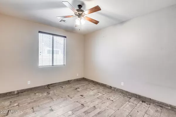 8613 W MORTEN Avenue Glendale, AZ 85305