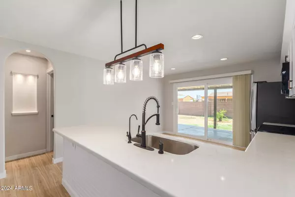 Phoenix, AZ 85023,2229 W WAGONER Road