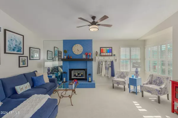 Phoenix, AZ 85022,325 E CAMPO BELLO Drive