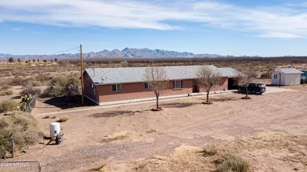 4377 W THOMPSON Road,  Elfrida,  AZ 85610