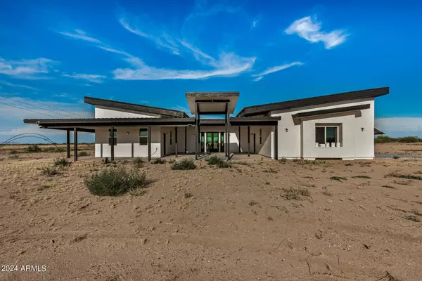 8025 S JEFFERSON Avenue, Casa Grande, AZ 85193