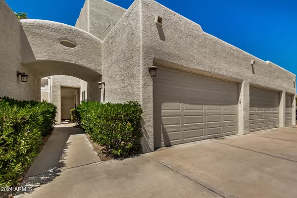 16811 E EL LAGO Boulevard #102, Fountain Hills, AZ 85268