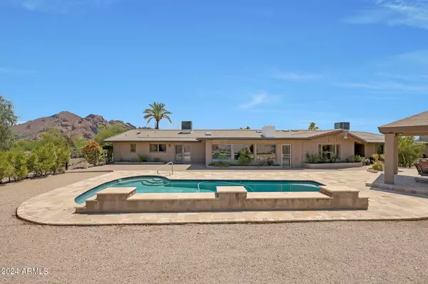 Paradise Valley, AZ 85253,4452 E LINCOLN Drive