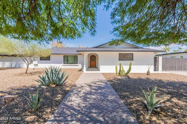 Paradise Valley, AZ 85253,6302 E COCHISE Road