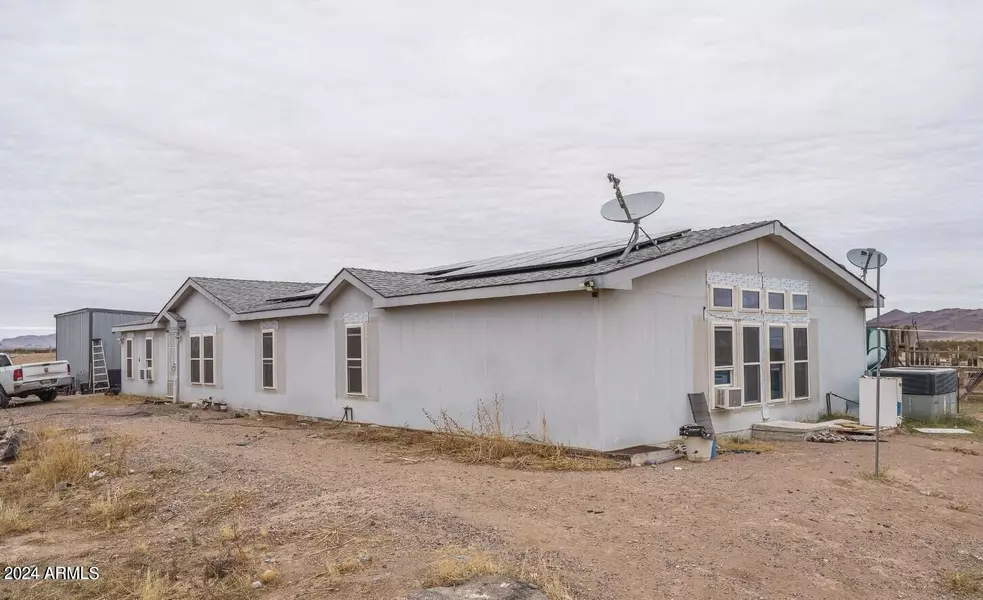 40723 W OLNEY Avenue, Tonopah, AZ 85354