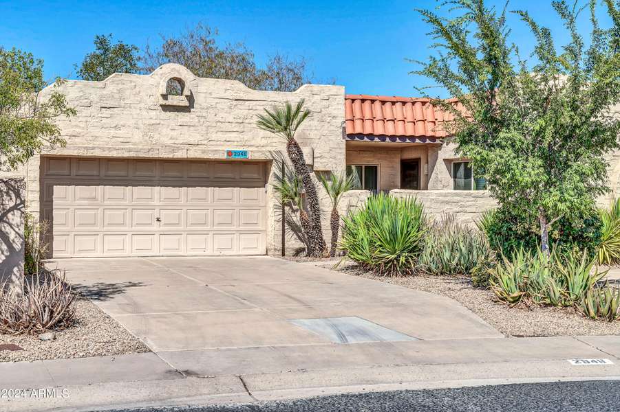 2946 W JUNIPER Avenue, Phoenix, AZ 85053