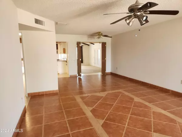 10617 W AZTEC Drive, Sun City, AZ 85373