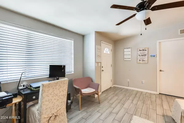 1633 W EUGIE Avenue Phoenix, AZ 85029