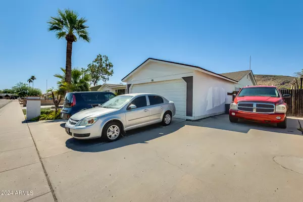 1633 W EUGIE Avenue Phoenix, AZ 85029