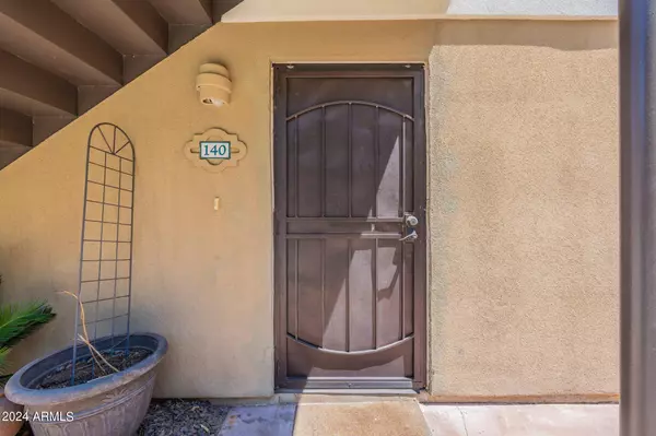 Phoenix, AZ 85016,2233 E HIGHLAND Avenue #140