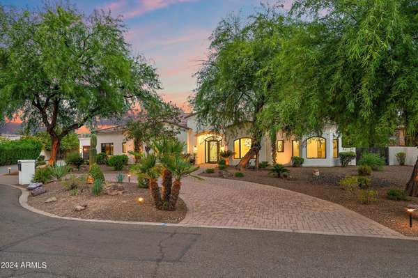 Paradise Valley, AZ 85253,5915 E CARON Circle