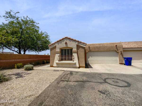 1260 S LINDSAY Road #42, Mesa, AZ 85204