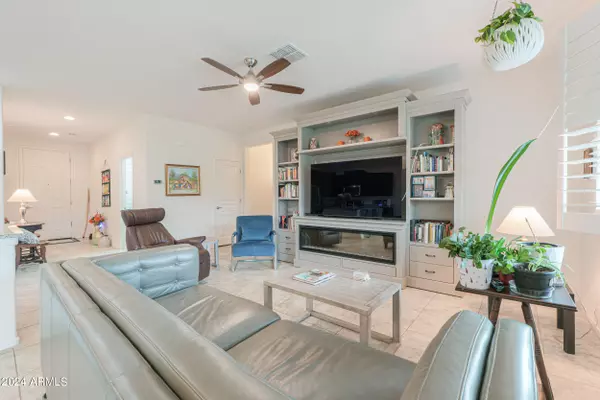 Maricopa, AZ 85138,41587 W CALIENTE Drive