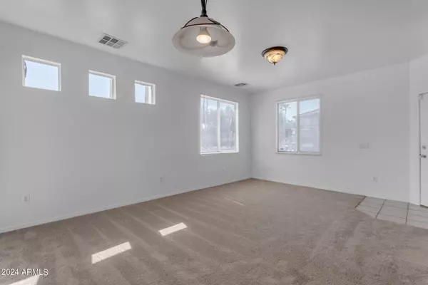 630 E MARIPOSA Place Chandler, AZ 85225