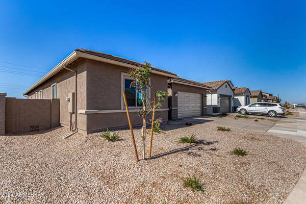 San Tan Valley, AZ 85143,31476 N HAYWEATHER Lane