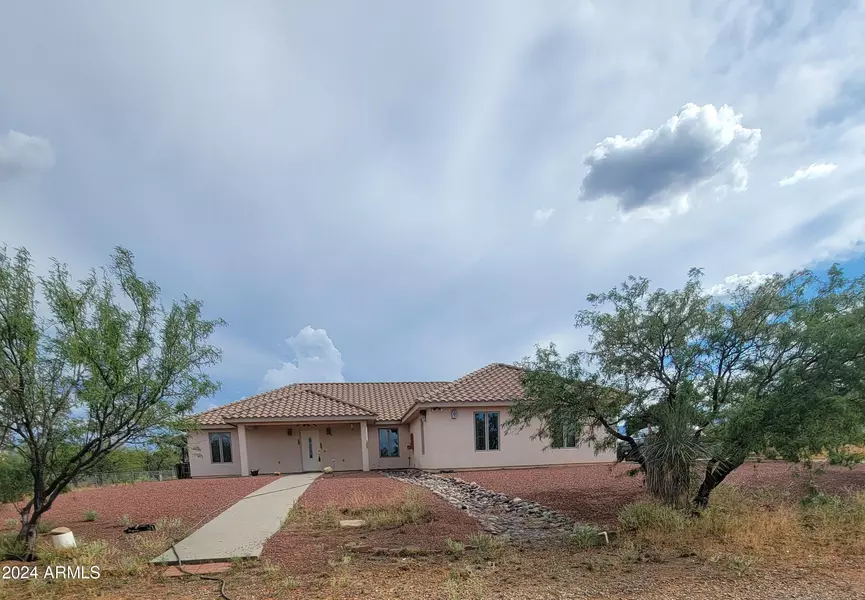 275 W PAPAGO Way, Cochise, AZ 85606