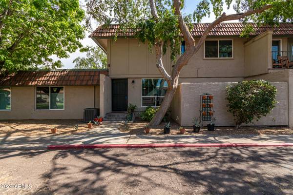 5633 S HURRICANE Court #C, Tempe, AZ 85283