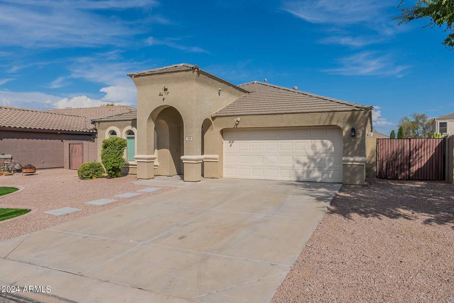 709 E PALOMINO Way, San Tan Valley, AZ 85143