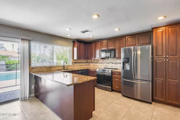 3045 S EL MARINO -- Mesa, AZ 85202