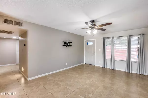 3045 S EL MARINO -- Mesa, AZ 85202