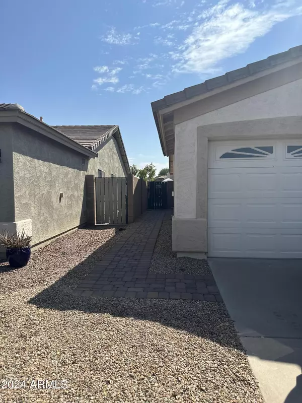 San Tan Valley, AZ 85143,30132 N SUNRAY Drive