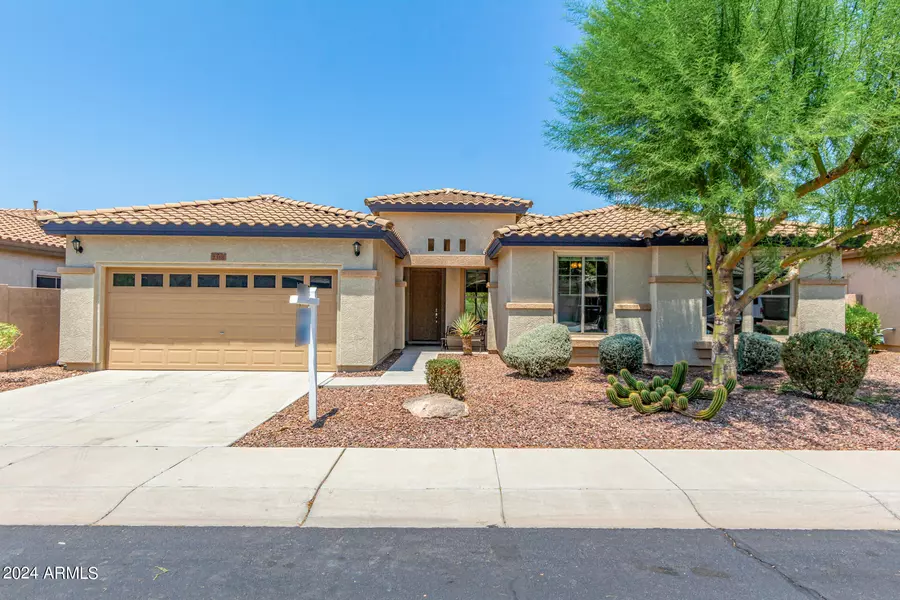 2318 W KACHINA Trail, Phoenix, AZ 85041