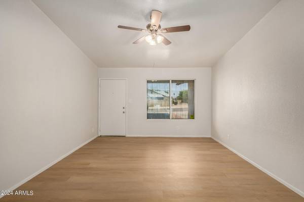 Glendale, AZ 85304,11827 N 44TH Avenue