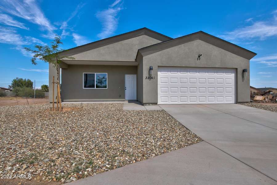 32041 N POPLAR Street, Wittmann, AZ 85361