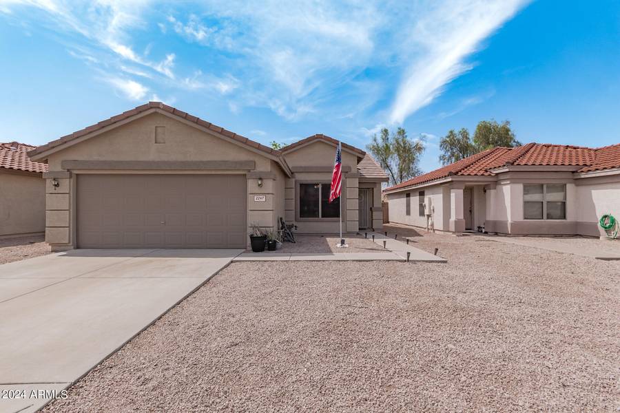 2247 W 22ND Avenue, Apache Junction, AZ 85120