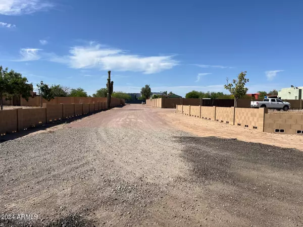 Wittmann, AZ 85361,256 W Dixileta Drive #L