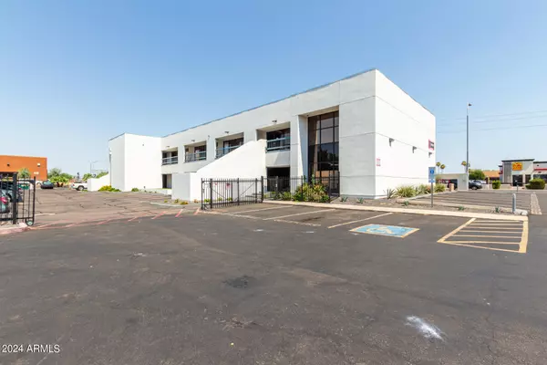 Phoenix, AZ 85021,2411 W NORTHERN Avenue