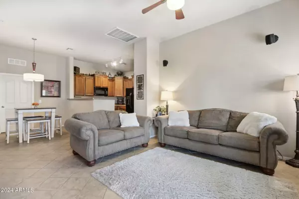 Phoenix, AZ 85024,2725 E MINE CREEK Road #2242