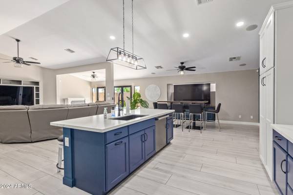 17425 W Tara Lane, Surprise, AZ 85388