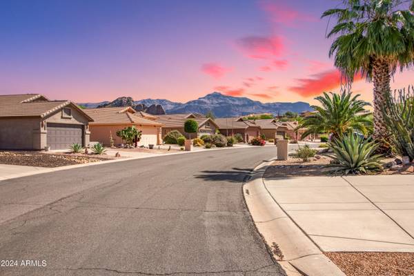 Gold Canyon, AZ 85118,8880 E RED MOUNTAIN Lane