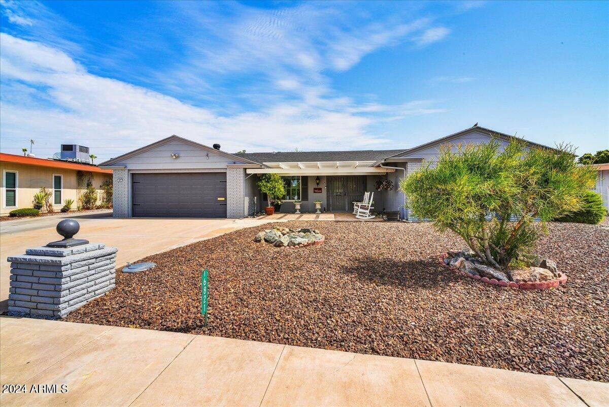 16821 N MEADOW PARK Drive, Sun City, AZ 85351