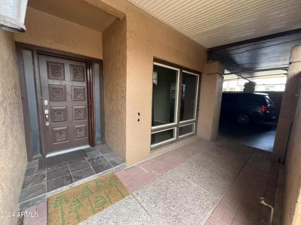 Phoenix, AZ 85014,6501 N LA PALOMA OESTE --