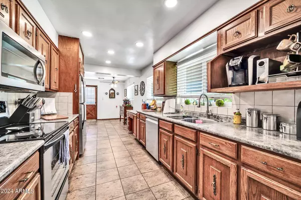 Phoenix, AZ 85018,4513 N 38TH Street