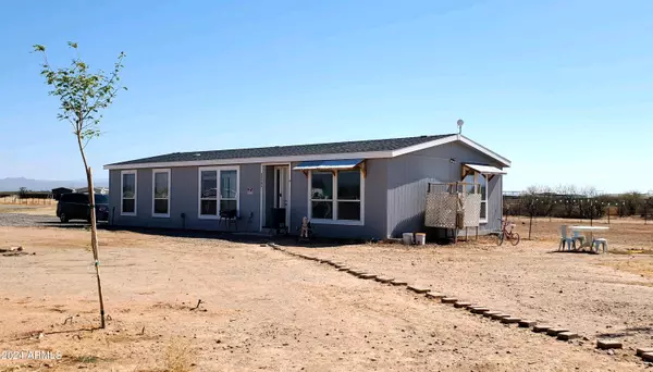 32583 N FELIX Road, San Tan Valley, AZ 85143