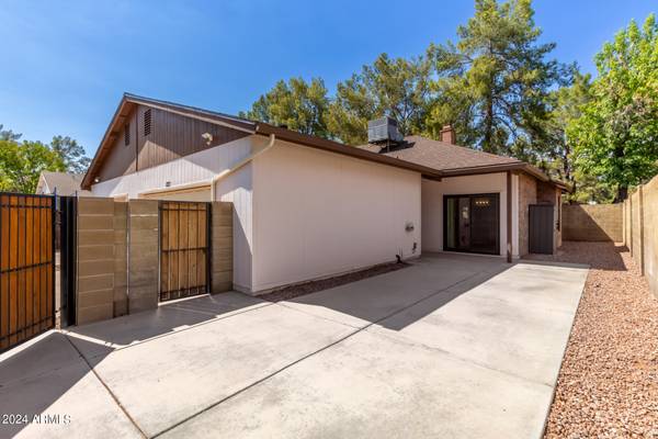 Gilbert, AZ 85234,823 E BRUCE Avenue