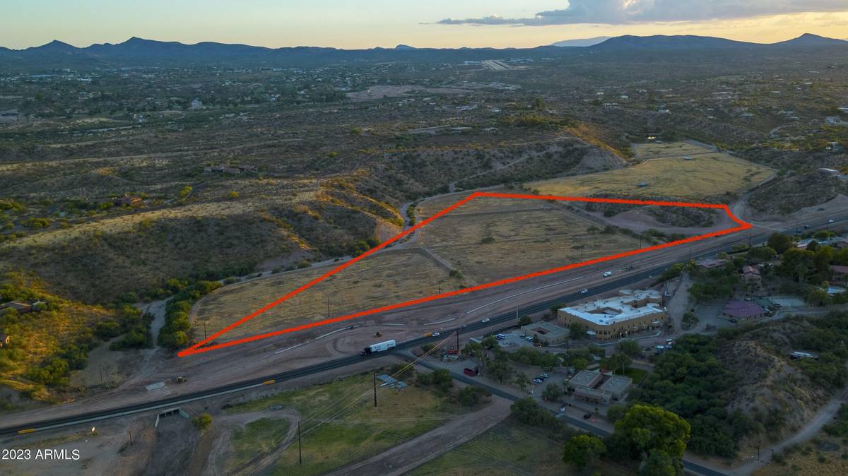 Wickenburg, AZ 85390,S US  93 (Rincon Roundabout!) Highway #-