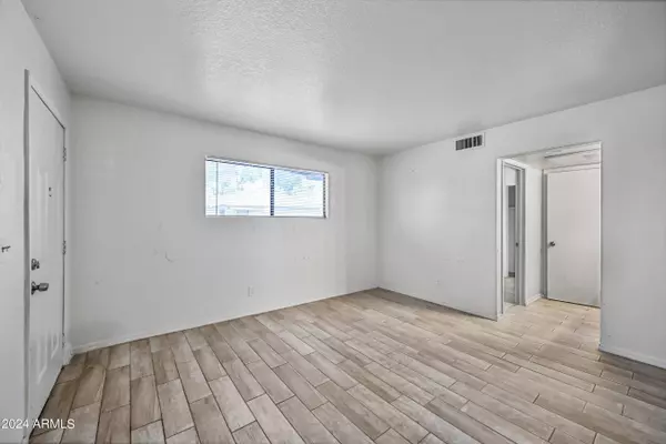 Mesa, AZ 85213,2650 E MCKELLIPS Road #212