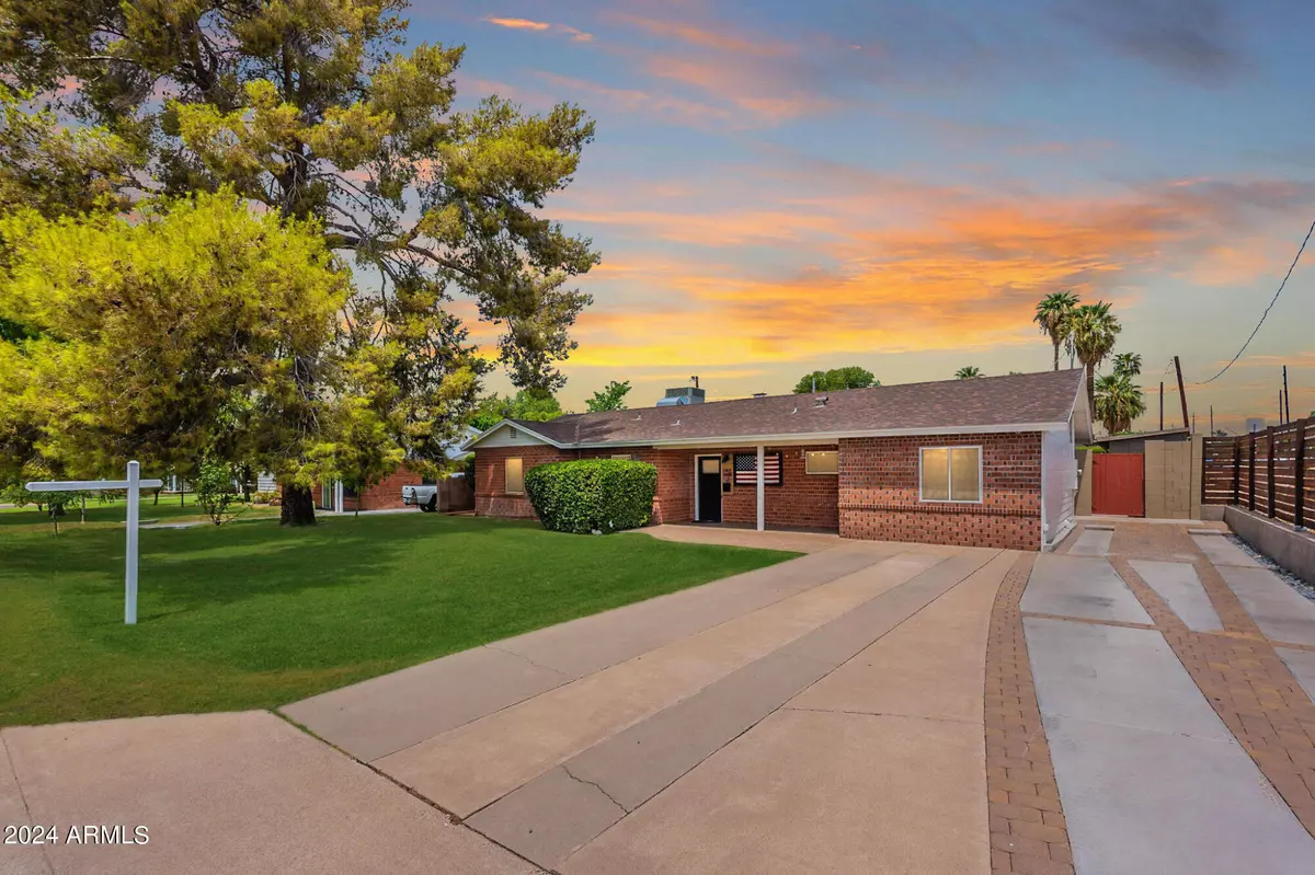 Phoenix, AZ 85014,1148 E LAMAR Road