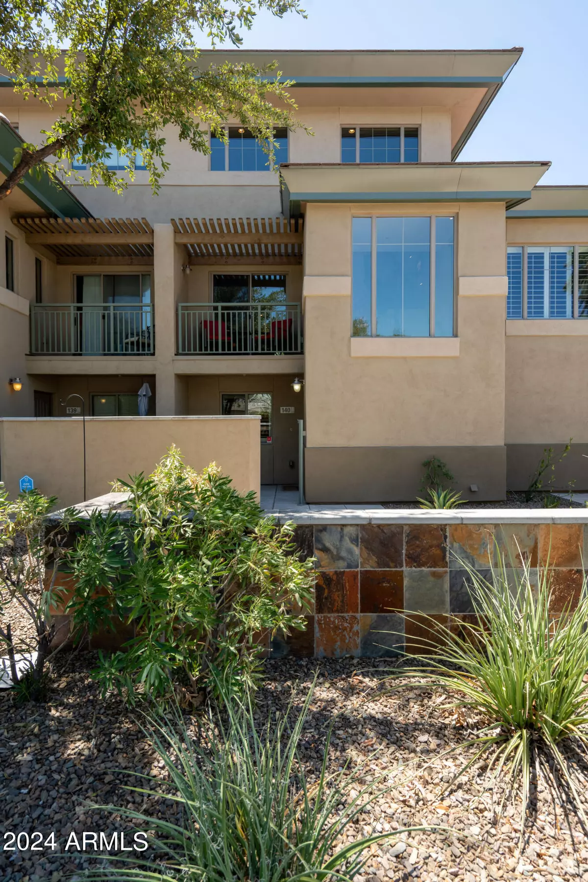 Phoenix, AZ 85014,815 E ROSE Lane #140