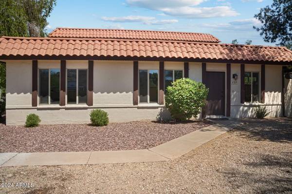 829 E Joan D Arc Avenue, Phoenix, AZ 85022