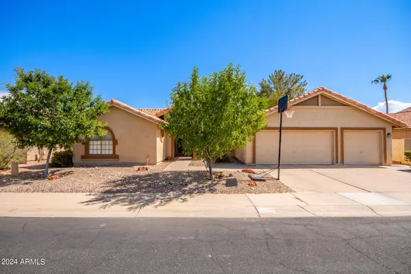 947 W BARCELONA Drive, Gilbert, AZ 85233