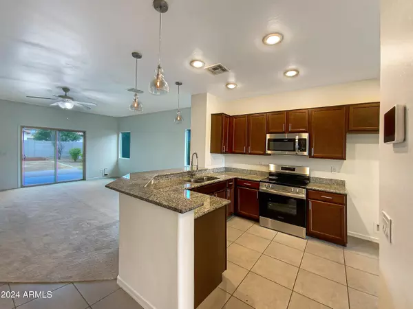 San Tan Valley, AZ 85140,432 W FLAME TREE Avenue